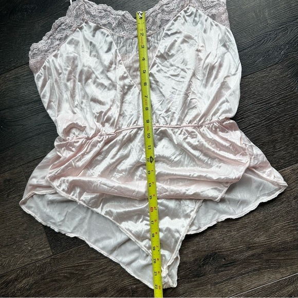 Vintage California Dream nightie lingerie Elegant Pink Lace Trim Satin Camisole - Picture 3 of 8